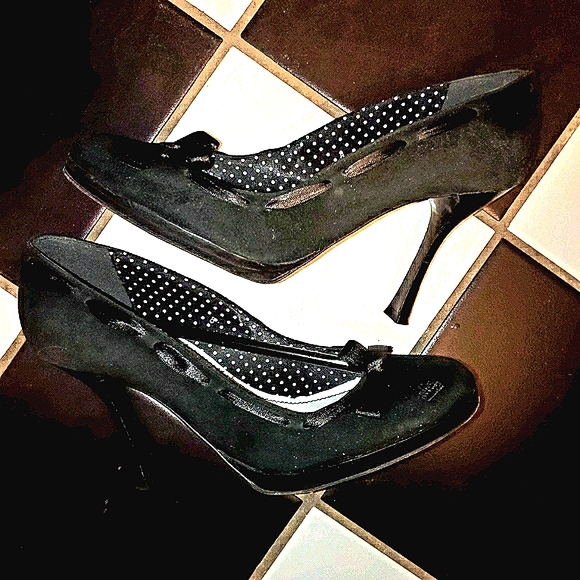 🖤EUC VNTG Adorable Black Suede Pumps w/ Ribbon Trim Size 8🖤 - Picture 6 of 16